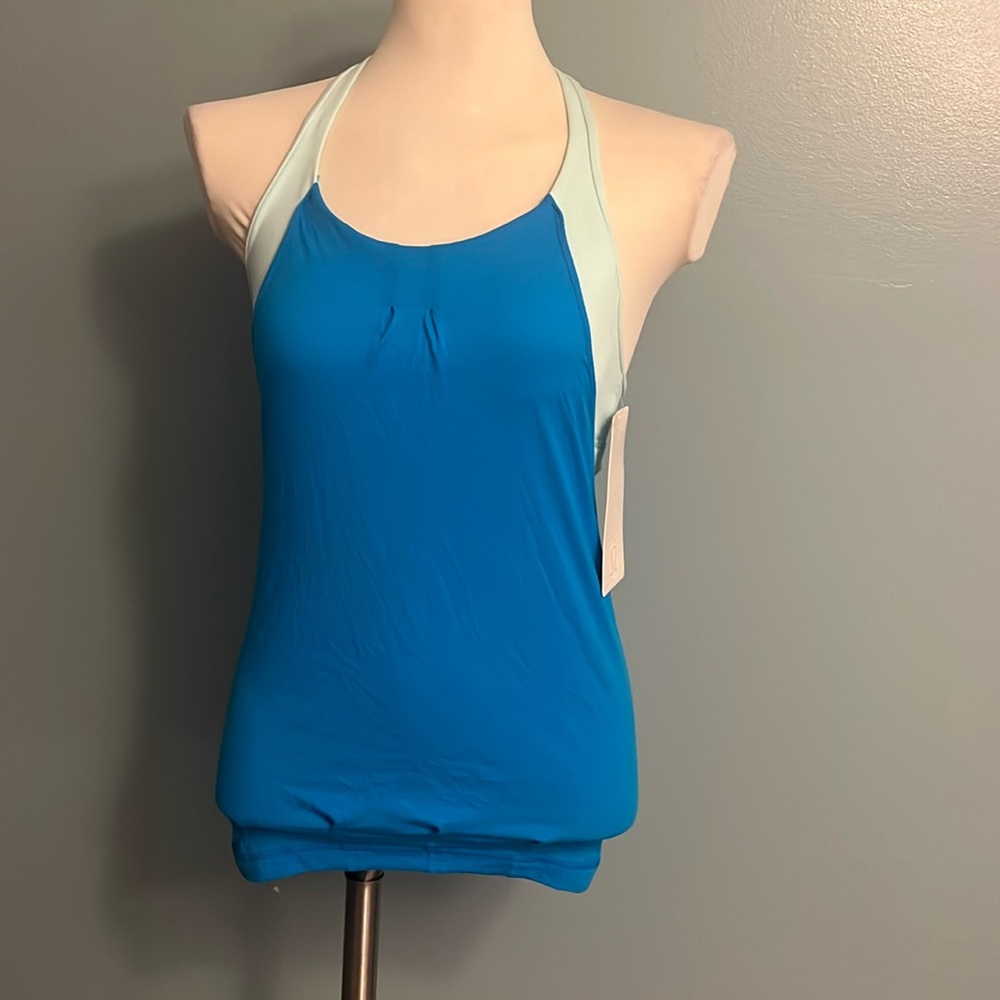 Lululemon practice freely tank built-in bra size 2